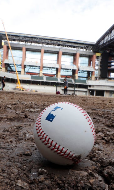 Study: Inconsistent seams, player behavior behind HR uptick